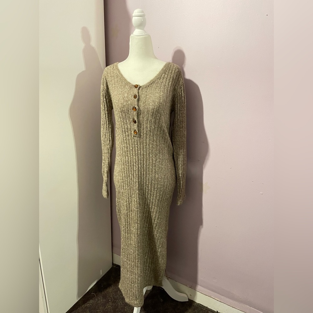 HEARTLOOM Maxi Oatmeal Knitted Dress